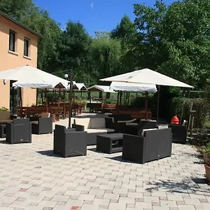 Les 4 Saisons Hotel Oust